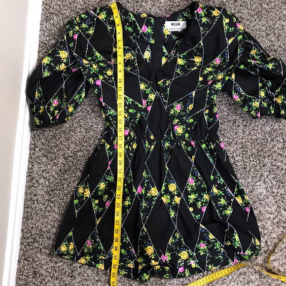 MSGM Black Diamond Floral Print Large Collared Neckline Puff Sleeve Romper - Picture 12 of 13